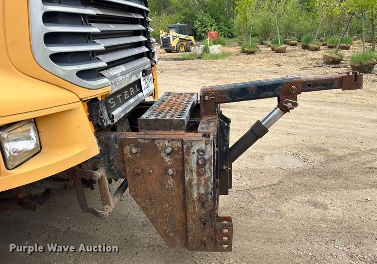 image for item EF2035 2001 Sterling LT8500 dump truck