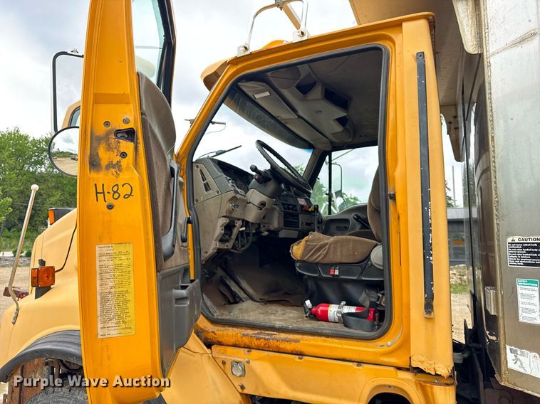 image for item EF2035 2001 Sterling LT8500 dump truck