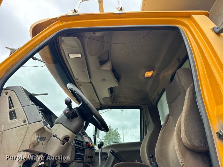 image for item EF2035 2001 Sterling LT8500 dump truck