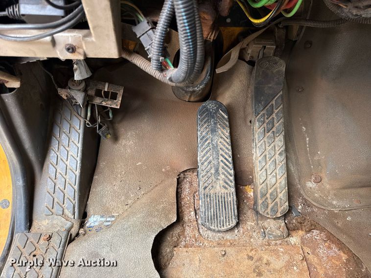 image for item EF2035 2001 Sterling LT8500 dump truck