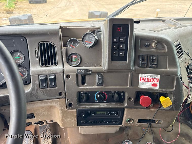 image for item EF2035 2001 Sterling LT8500 dump truck