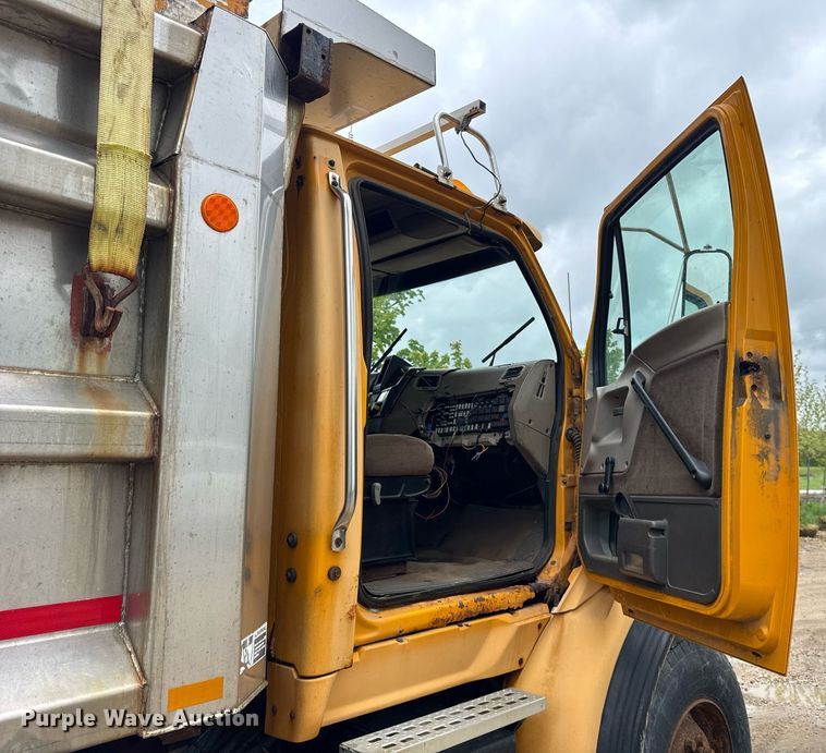 image for item EF2035 2001 Sterling LT8500 dump truck