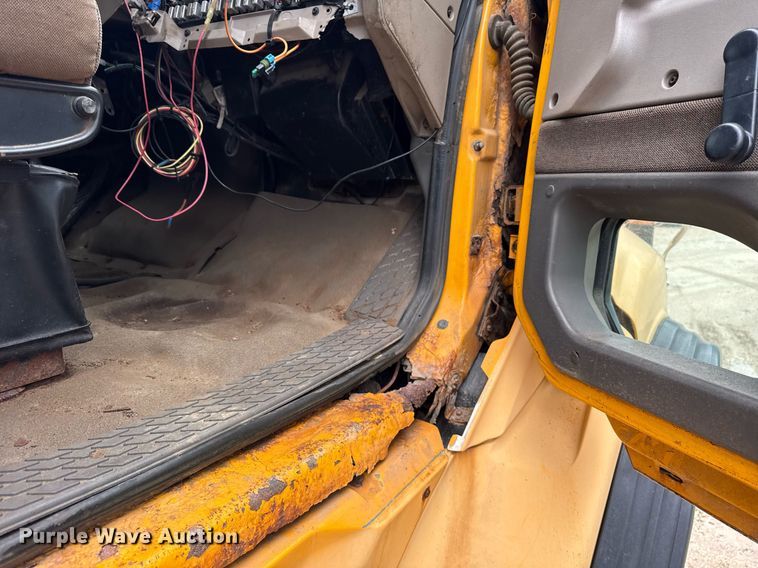 image for item EF2035 2001 Sterling LT8500 dump truck