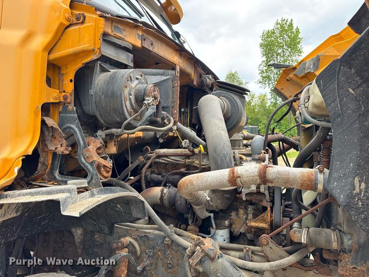 image for item EF2035 2001 Sterling LT8500 dump truck