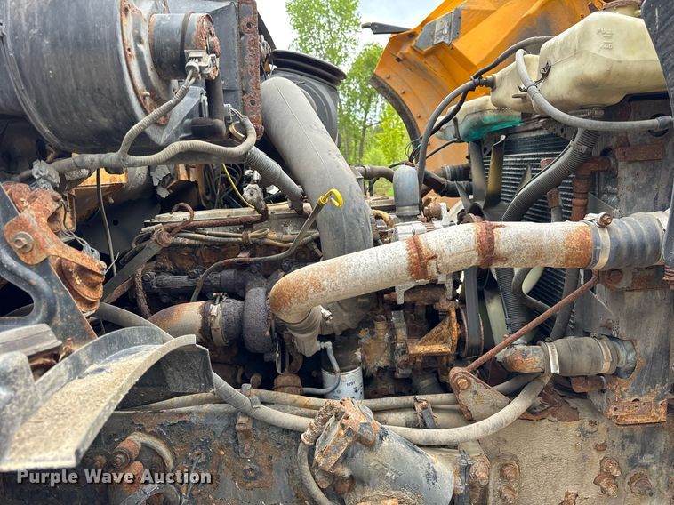 image for item EF2035 2001 Sterling LT8500 dump truck