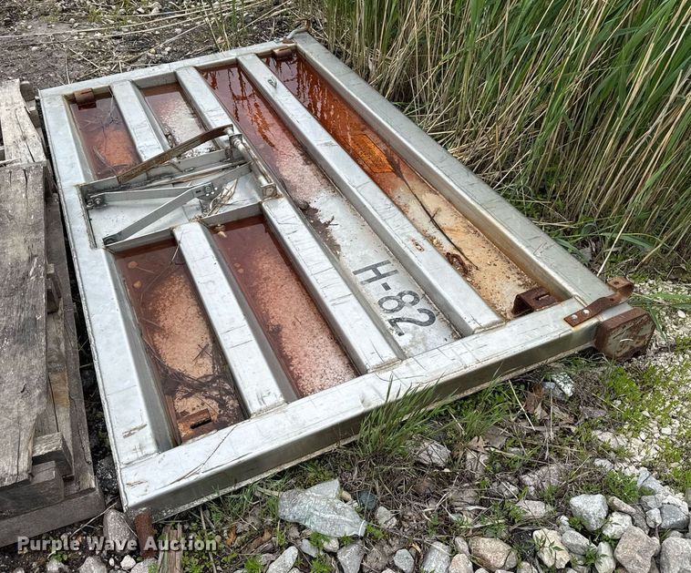 image for item EF2035 2001 Sterling LT8500 dump truck