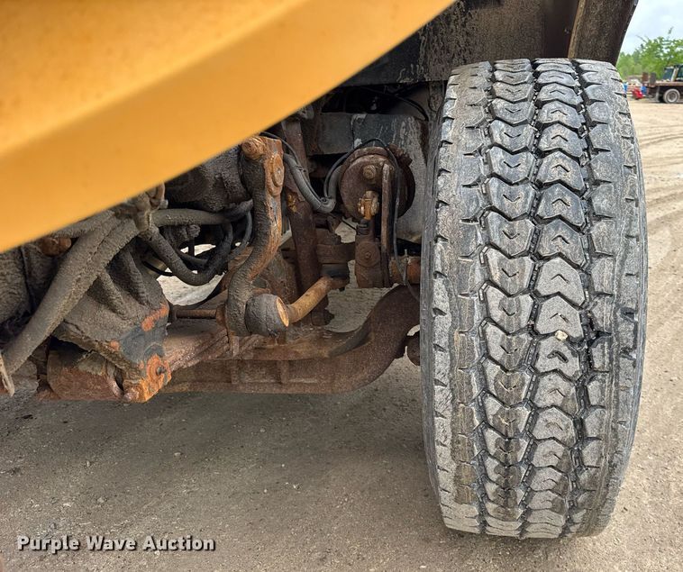 image for item EF2035 2001 Sterling LT8500 dump truck