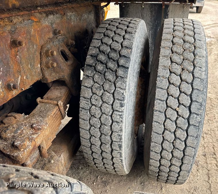 image for item EF2035 2001 Sterling LT8500 dump truck