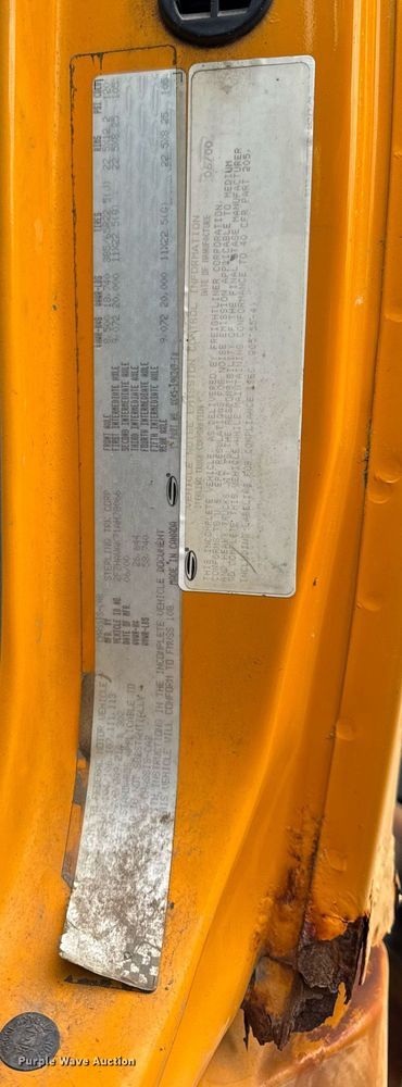 image for item EF2035 2001 Sterling LT8500 dump truck