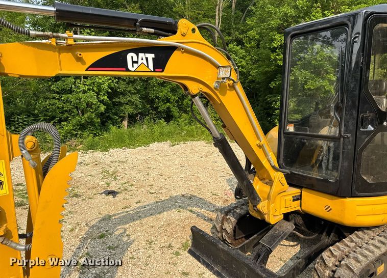 image for item EF2046 2006 Caterpillar 303CR mini excavator