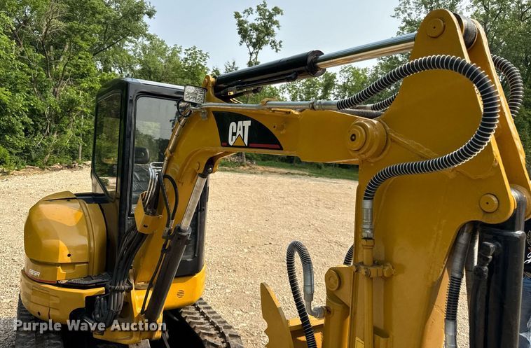 image for item EF2046 2006 Caterpillar 303CR mini excavator