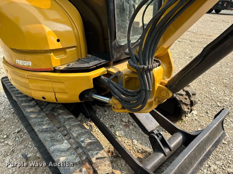 image for item EF2046 2006 Caterpillar 303CR mini excavator