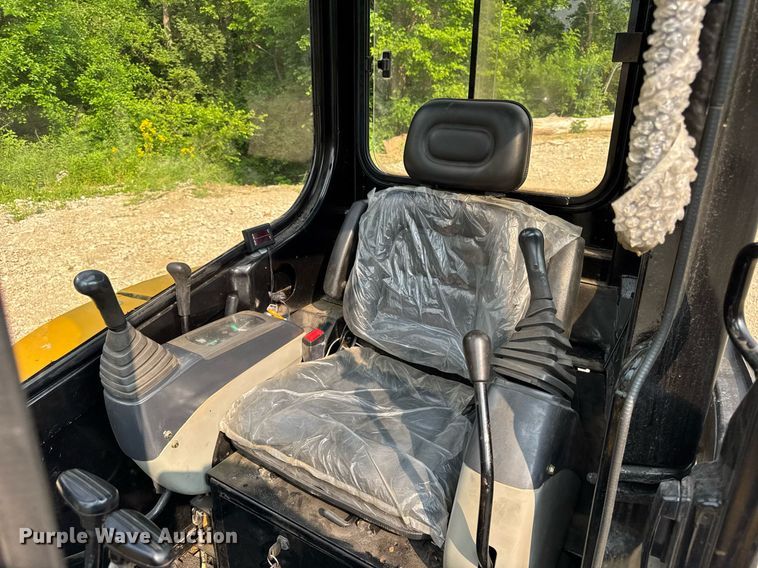 image for item EF2046 2006 Caterpillar 303CR mini excavator