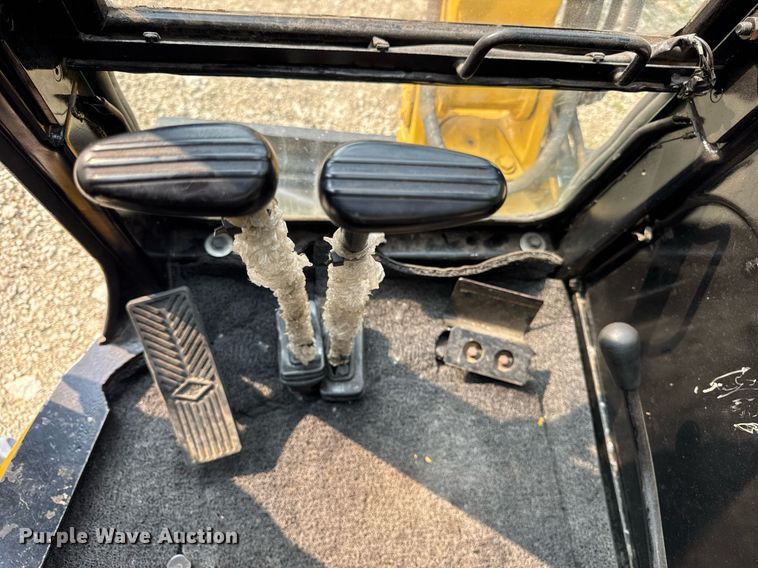 image for item EF2046 2006 Caterpillar 303CR mini excavator