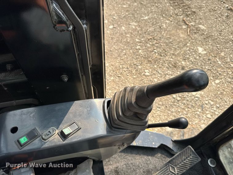 image for item EF2046 2006 Caterpillar 303CR mini excavator