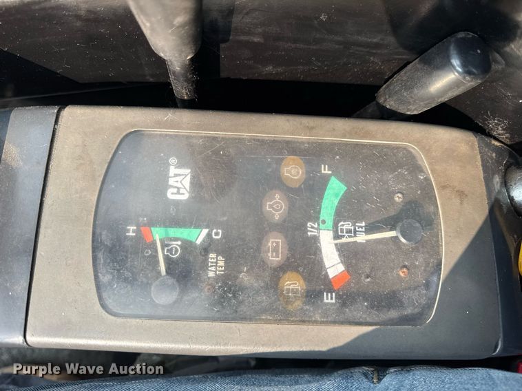 image for item EF2046 2006 Caterpillar 303CR mini excavator