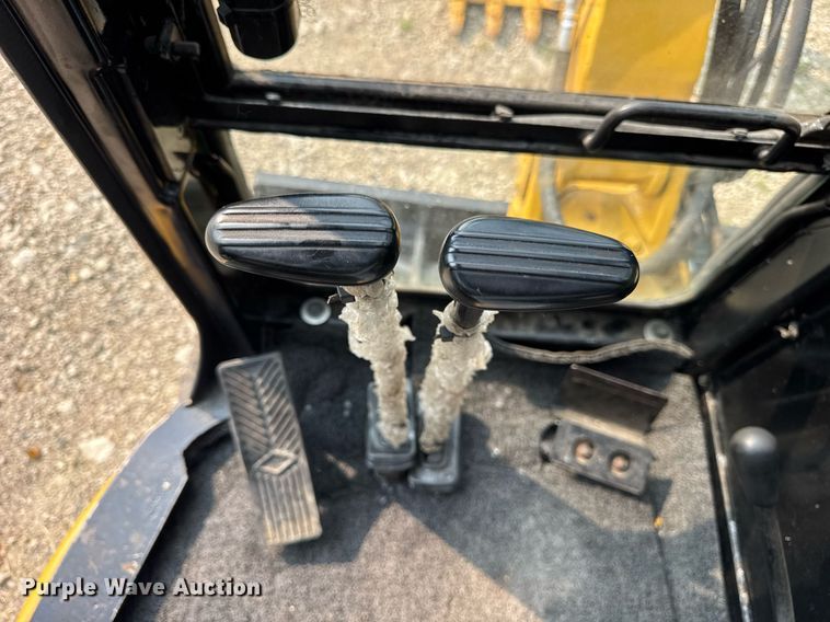 image for item EF2046 2006 Caterpillar 303CR mini excavator