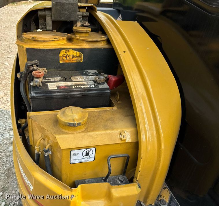 image for item EF2046 2006 Caterpillar 303CR mini excavator