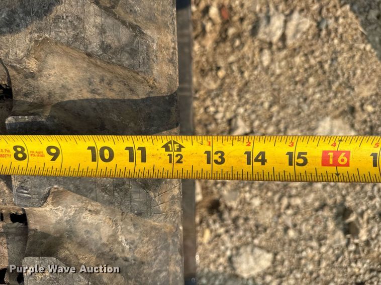 image for item EF2046 2006 Caterpillar 303CR mini excavator