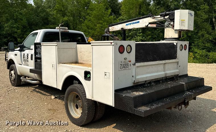 image for item EF2047 2001 Ford F550 utility / service truck