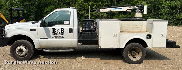 image for item EF2047 2001 Ford F550 utility / service truck