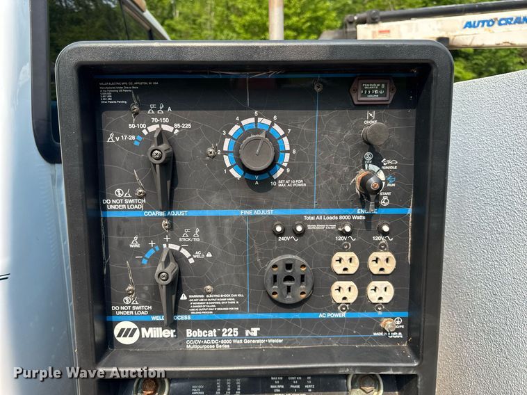 image for item EF2047 2001 Ford F550 utility / service truck