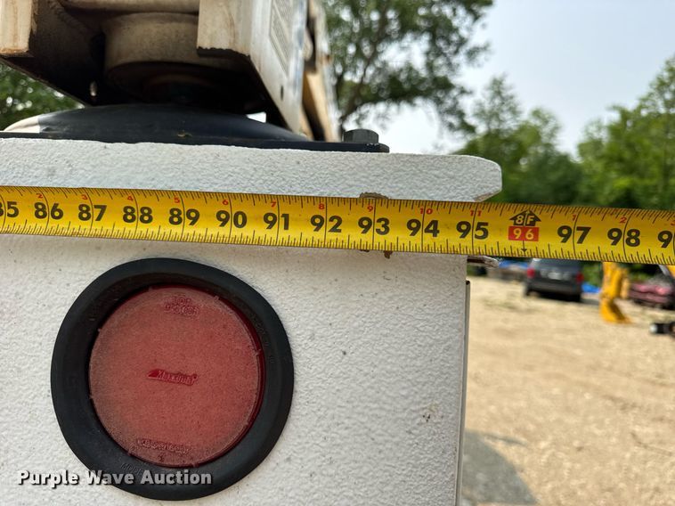 image for item EF2047 2001 Ford F550 utility / service truck