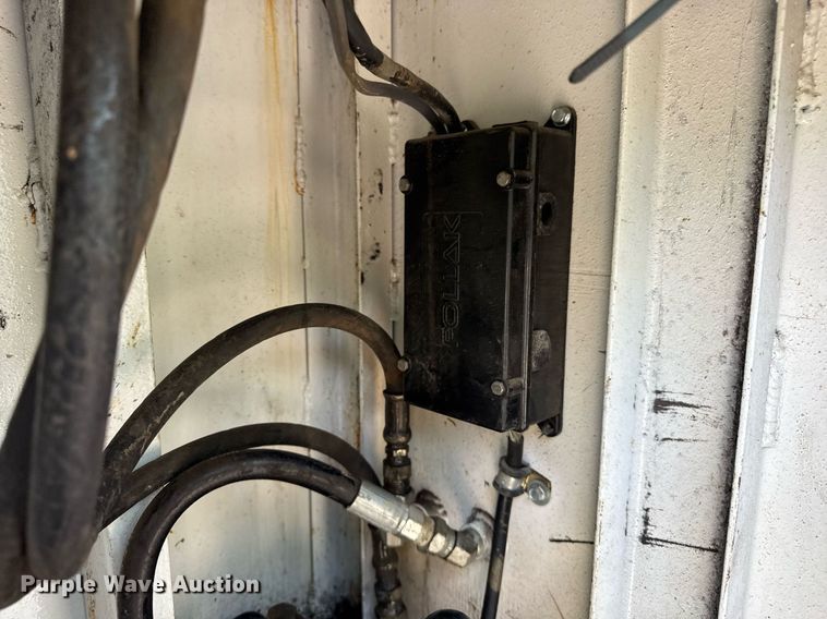 image for item EF2047 2001 Ford F550 utility / service truck