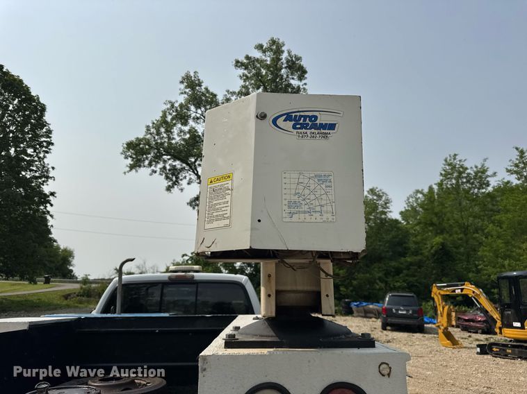 image for item EF2047 2001 Ford F550 utility / service truck