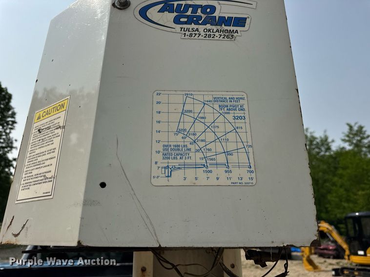 image for item EF2047 2001 Ford F550 utility / service truck