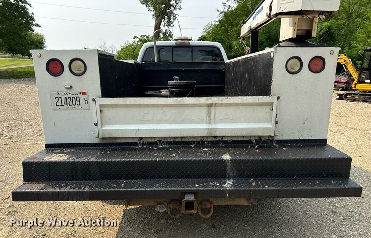 image for item EF2047 2001 Ford F550 utility / service truck