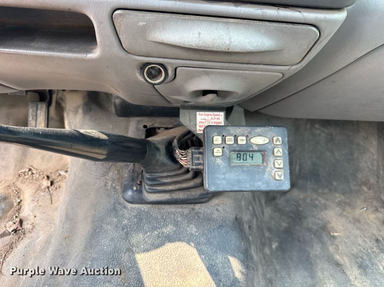 image for item EF2047 2001 Ford F550 utility / service truck