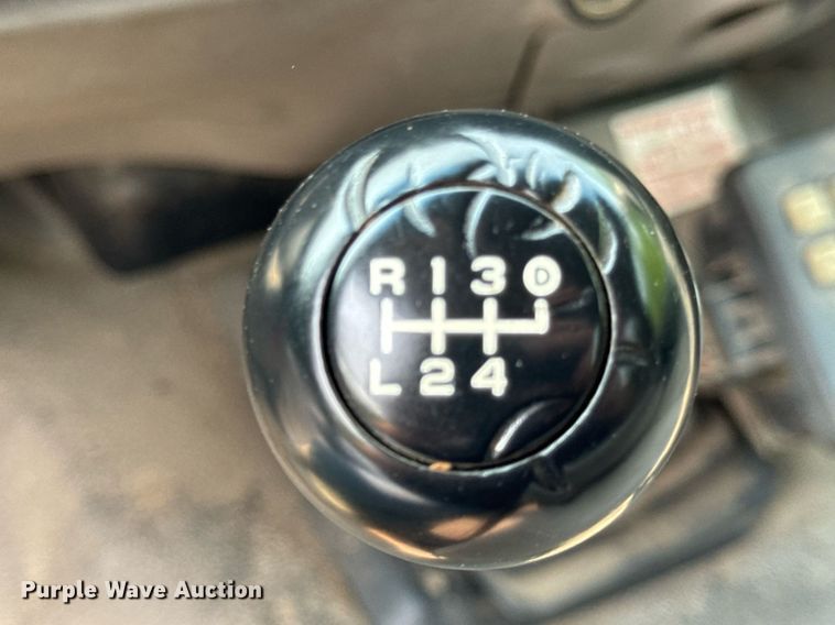 image for item EF2047 2001 Ford F550 utility / service truck