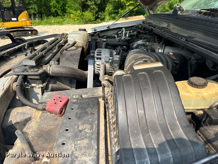 image for item EF2047 2001 Ford F550 utility / service truck