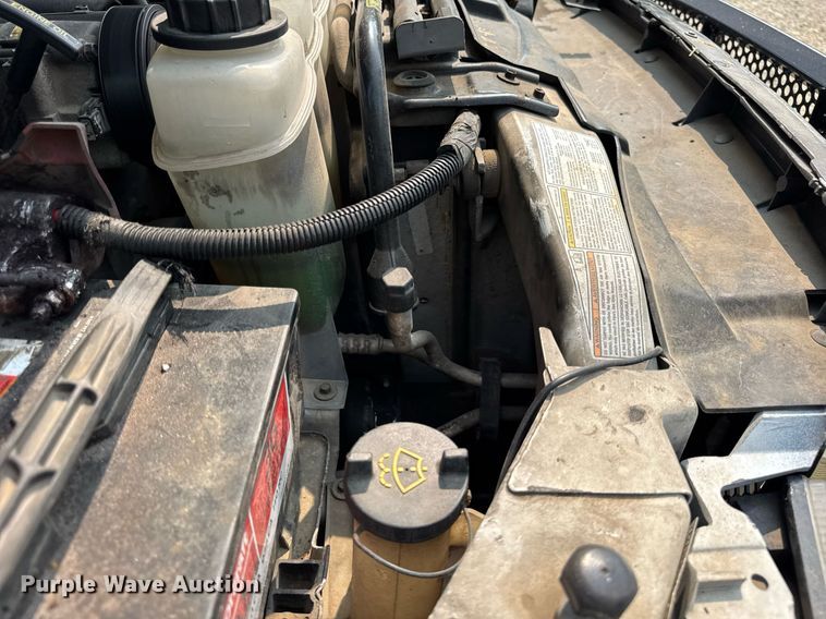 image for item EF2047 2001 Ford F550 utility / service truck