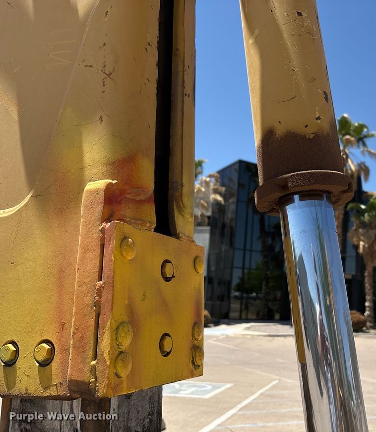 image for item EF3050 2001 Caterpillar 420D backhoe