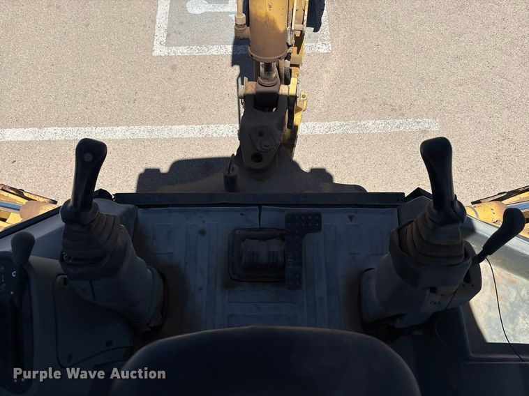 image for item EF3050 2001 Caterpillar 420D backhoe