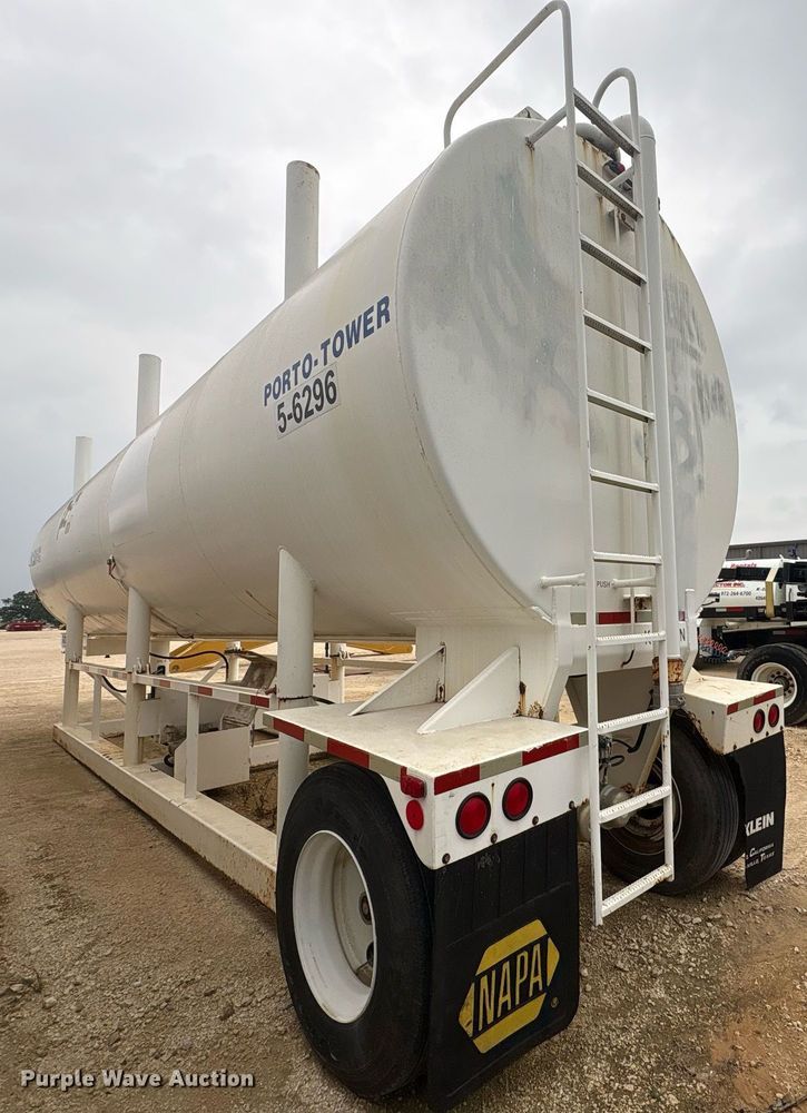 image for item EF3116 2012 Klein KPT-120 portable water trailer