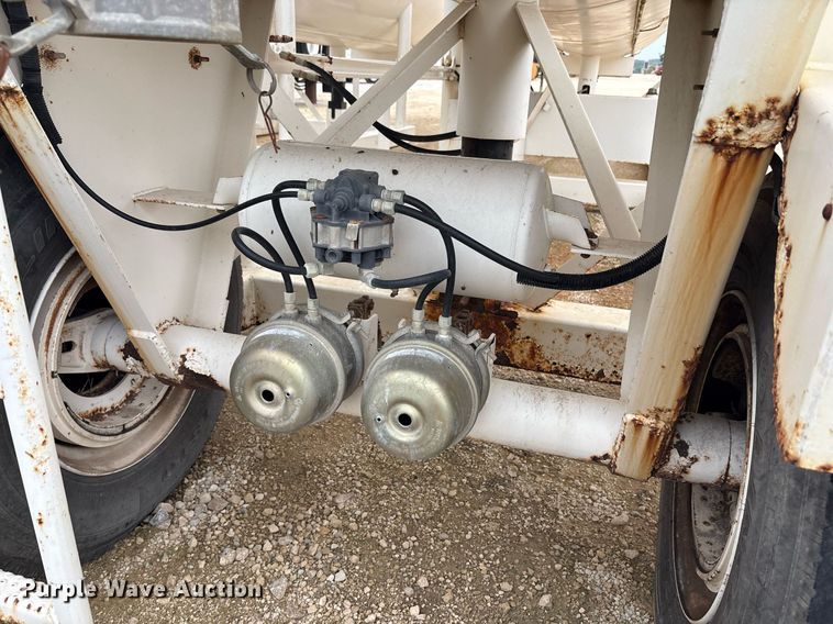 image for item EF3116 2012 Klein KPT-120 portable water trailer