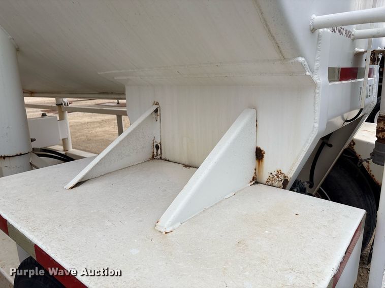 image for item EF3116 2012 Klein KPT-120 portable water trailer