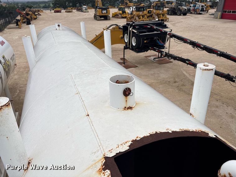 image for item EF3116 2012 Klein KPT-120 portable water trailer