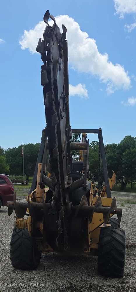 image for item EF3502 1998 Case 660 trencher