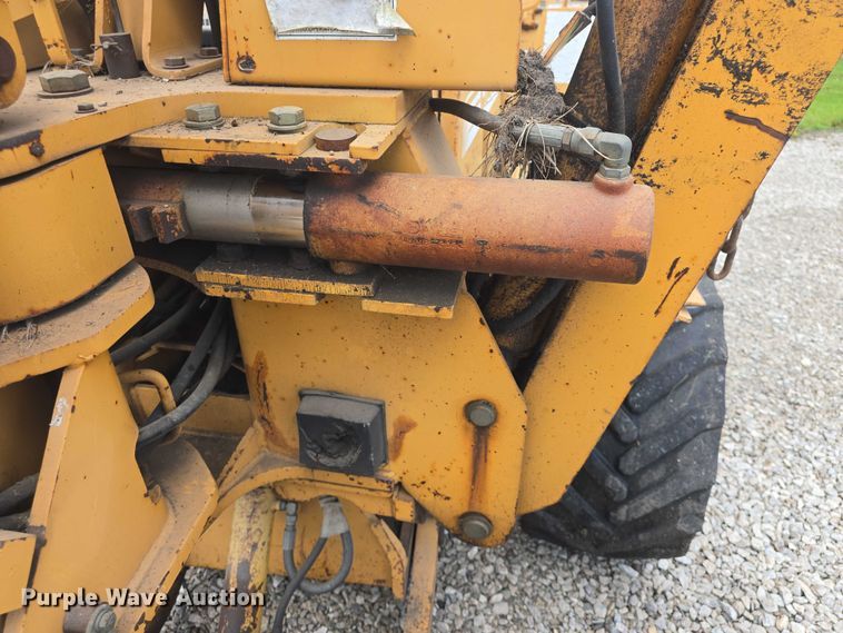 image for item EF3502 1998 Case 660 trencher