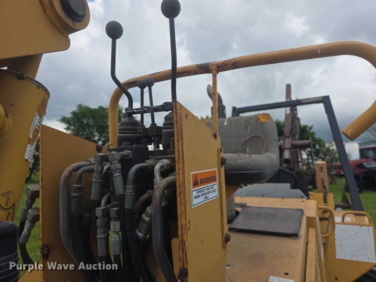 image for item EF3502 1998 Case 660 trencher