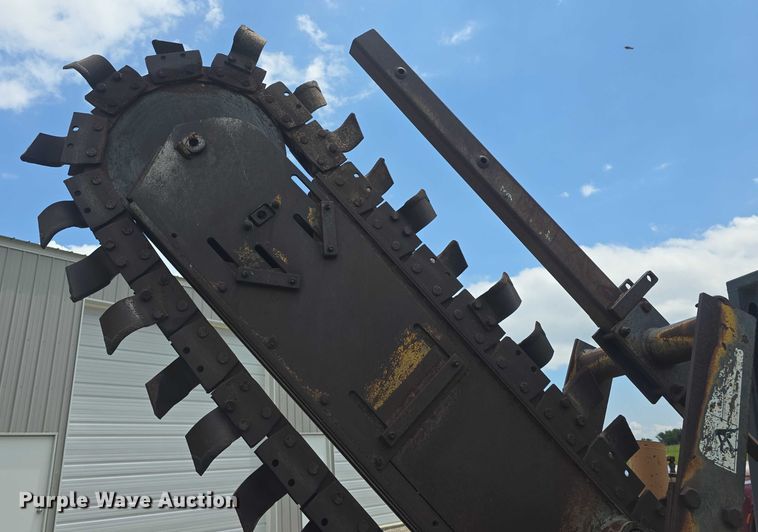 image for item EF3502 1998 Case 660 trencher