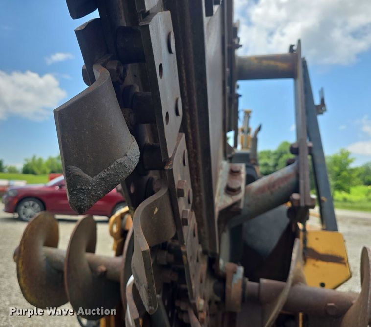 image for item EF3502 1998 Case 660 trencher