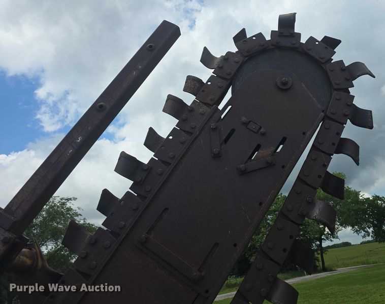 image for item EF3502 1998 Case 660 trencher