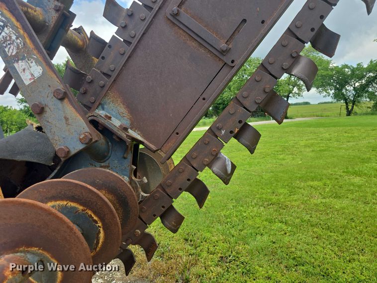 image for item EF3502 1998 Case 660 trencher