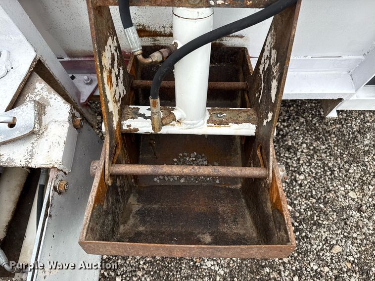 image for item EG5859 Ring-O-Matic 1000-T hydraulic pit cleaner