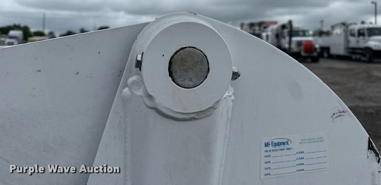 image for item EG5860 2007 Bobcat S220 skid steer loader